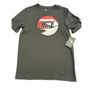 Nike Boys XL 13-15 Black Graphic Logo T Shirt NWT Athletic Tee Swoosh